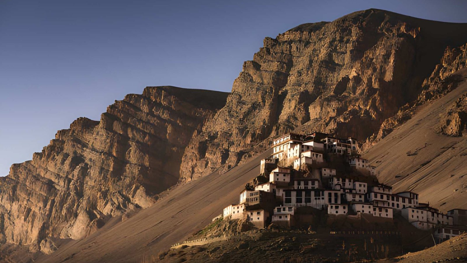 Luxury & Trekking in <span>The Himalayas</span>