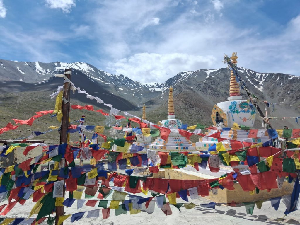Crossing Kunzum Pass: A Personal Diary of Solitude and High Peaks
