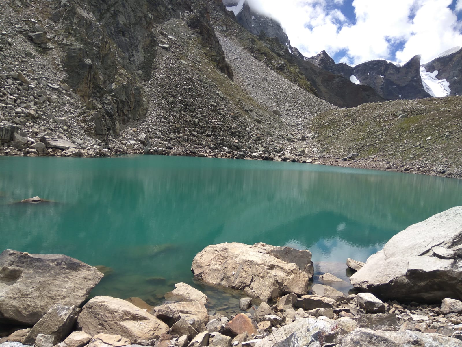 Emerald Neelkanth Lake